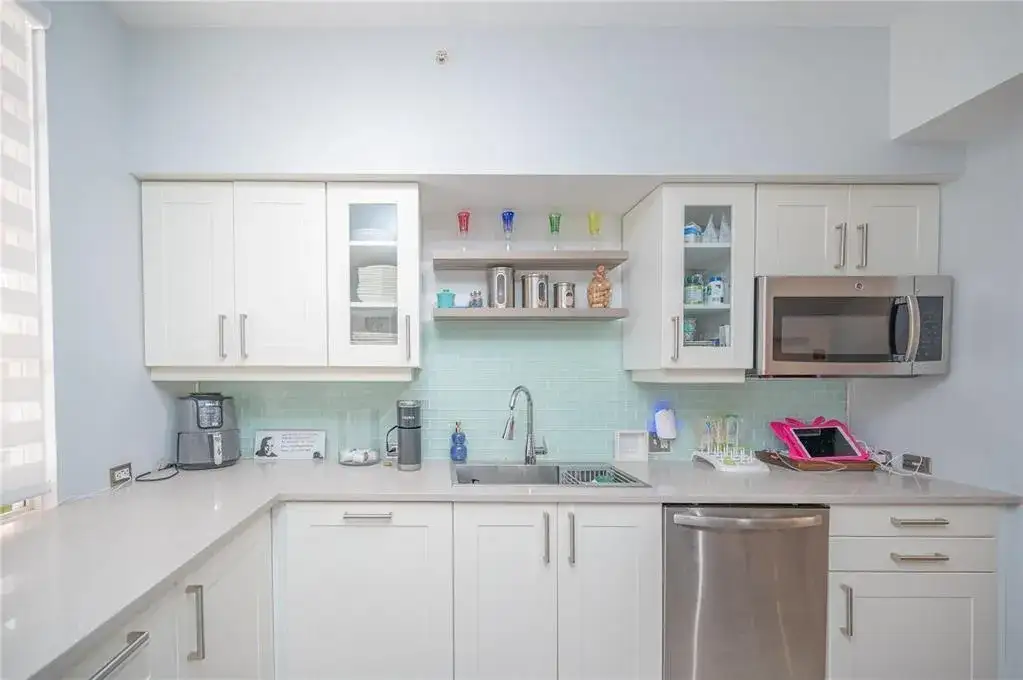 2841 NE 185th Street # 514, Miami FL 33180 photo 2