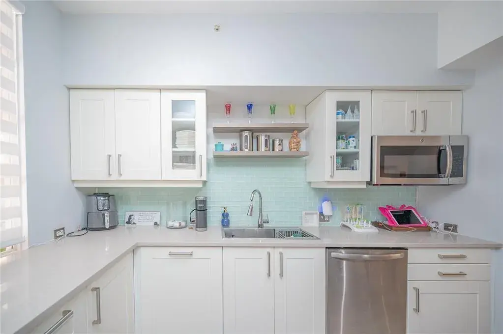 2841 NE 185th Street # 514, Miami FL 33180