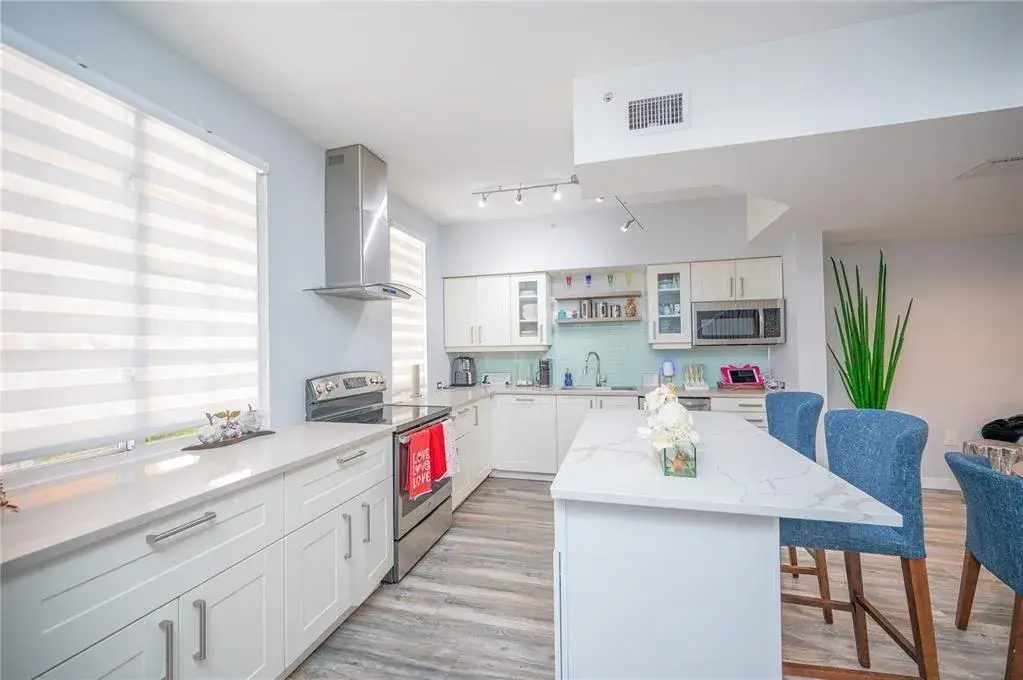 2841 NE 185th Street # 514, Miami FL 33180