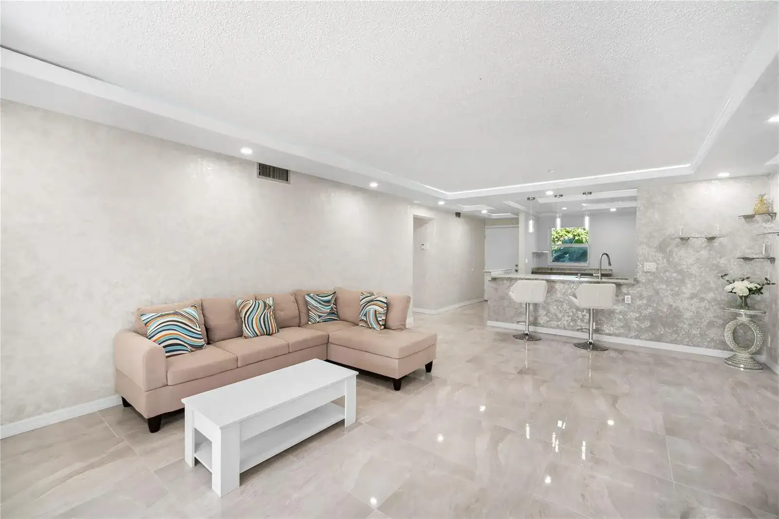2615 NE 3rd Court # 220, Boynton Beach FL 33435 photo 2