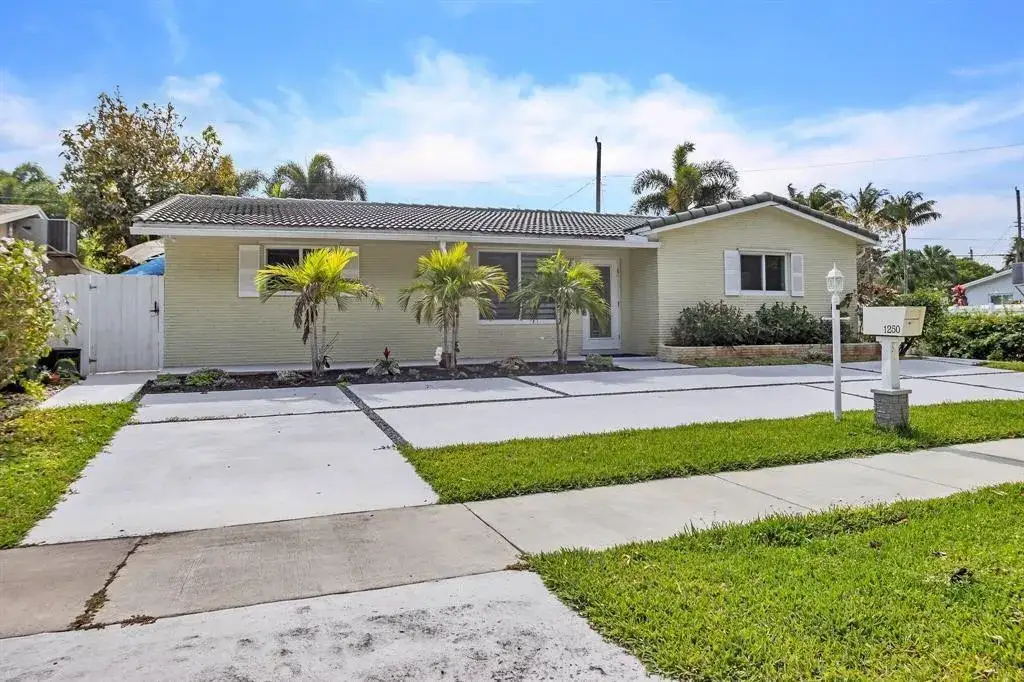 1250 Arthur Street, Hollywood FL 33019