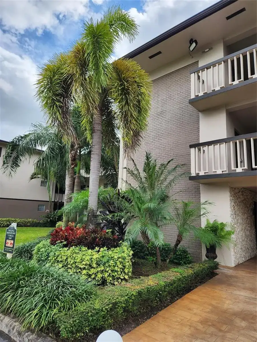 4900 Washington Street # 309, Hollywood FL 33021