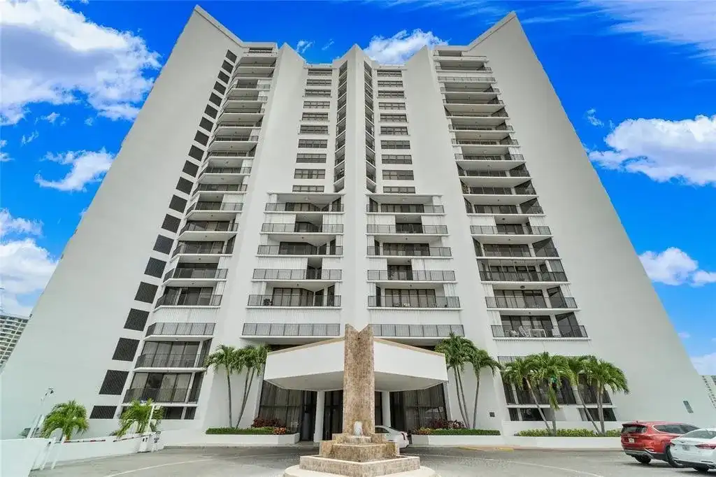 300 Three Islands Boulevard # 306, Hallandale Beach FL 33009