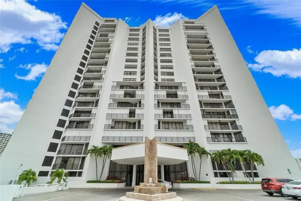 300 Three Islands Boulevard # 306, Hallandale Beach FL 33009