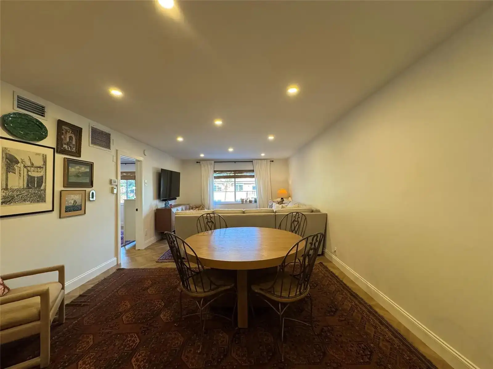 9 NE 19th Court # 211C, Wilton Manors FL 33305