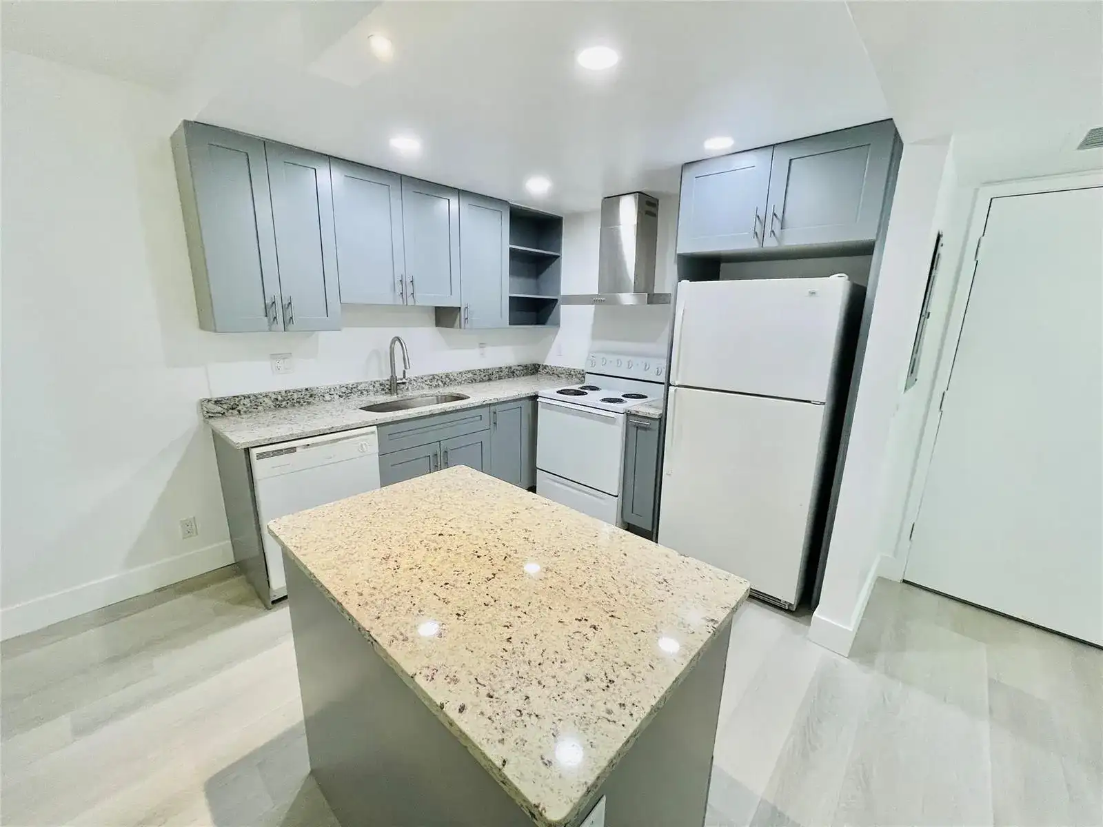 257 S Cypress Road # 414, Pompano Beach FL 33060 photo 4