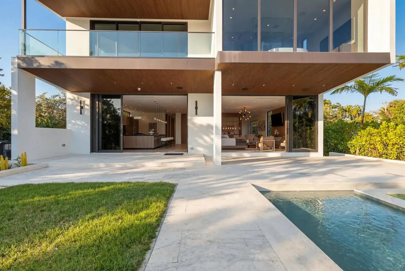 930 S Shore Drive, Miami Beach FL 33141 photo 3