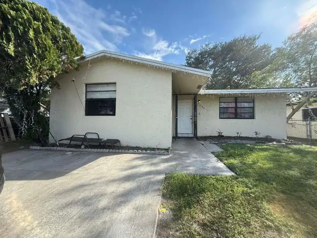 5836 Wiley Street, Hollywood FL 33023 photo 2