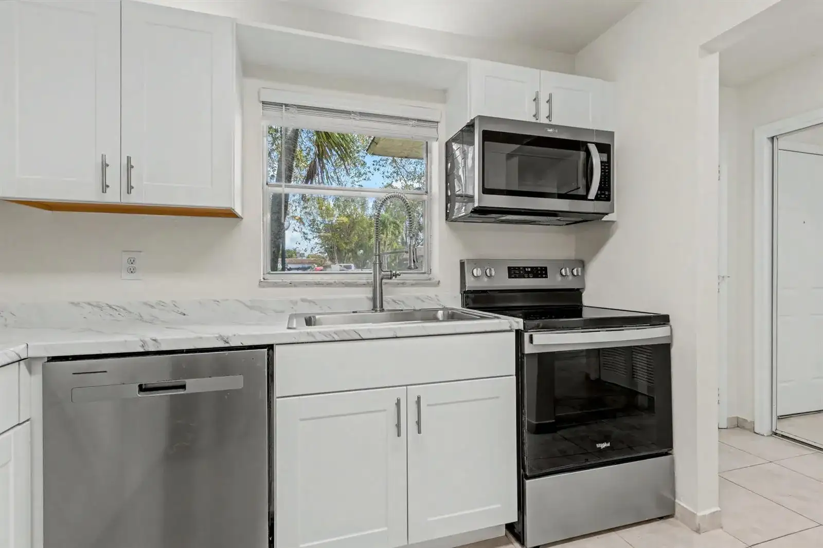 437 SW Natura Avenue # F, Deerfield Beach FL 33441 photo 3