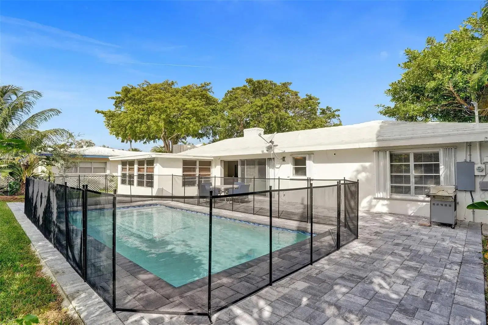 260 Allenwood Drive, Lauderdale By The Sea FL 33308 photo 3