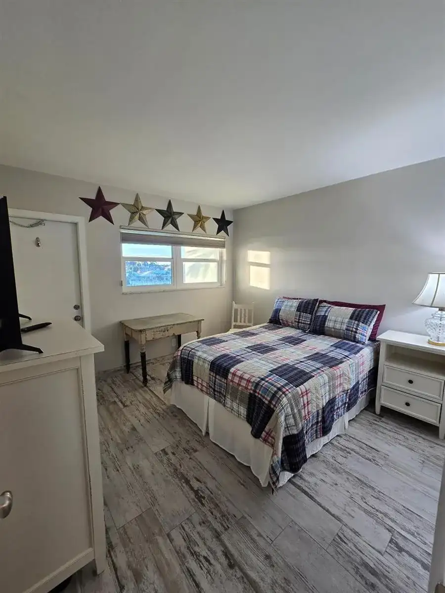 1035 Hillsboro Mile # 31, Hillsboro Beach FL 33062 photo 5