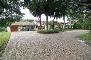 8208 Twin Lake Drive, Boca Raton FL 33496 photo 2