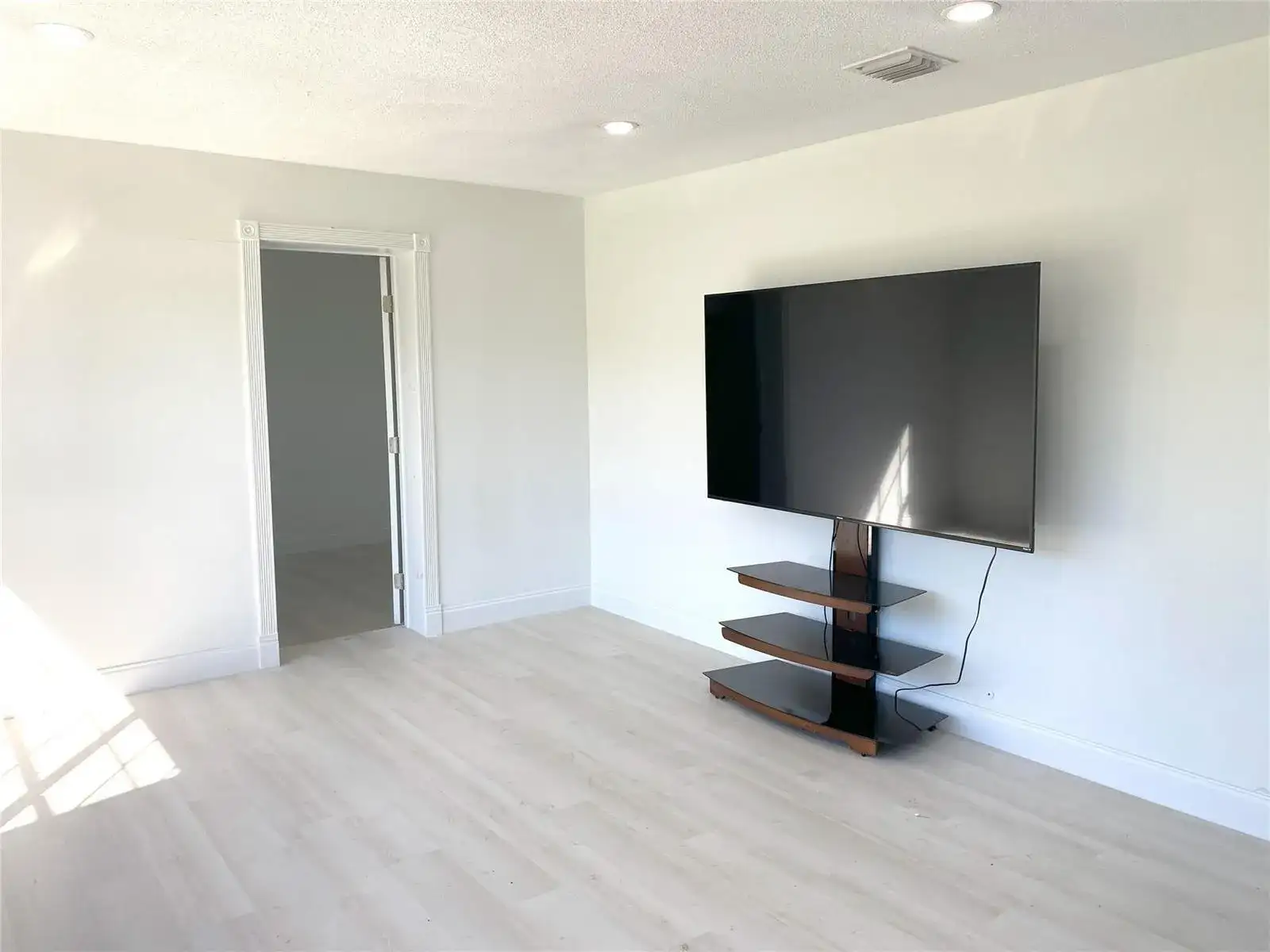 320 NW 4th Avenue # 1, Deerfield Beach FL 33441 photo 3
