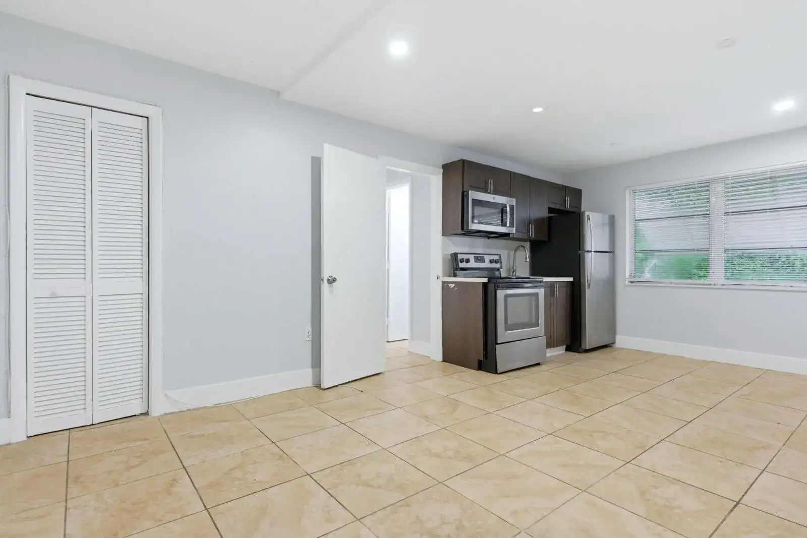 1964 NE 172nd Street # 5, North Miami Beach FL 33162 photo 4
