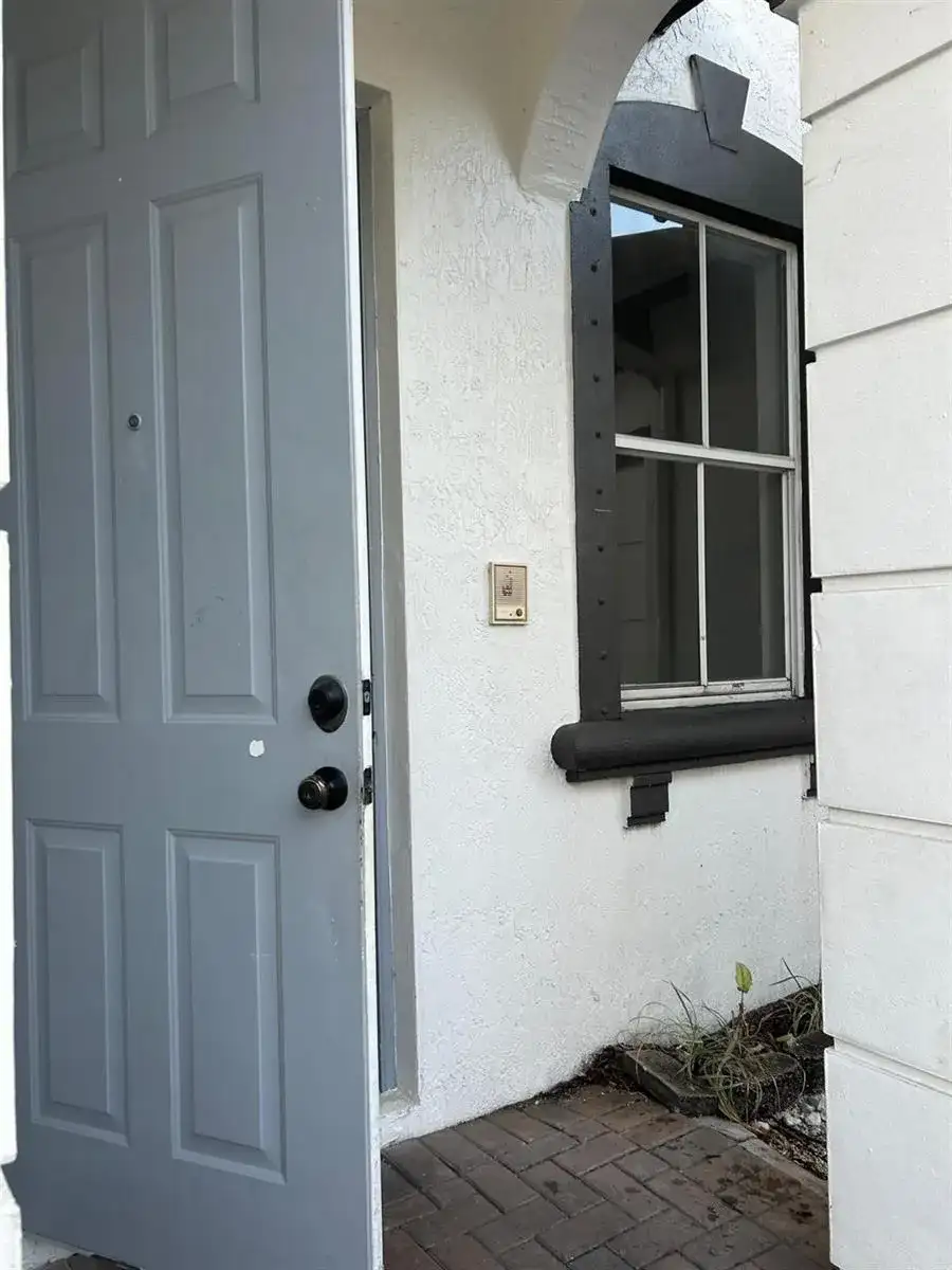 11486 NW 77th Street, Doral FL 33178 photo 3