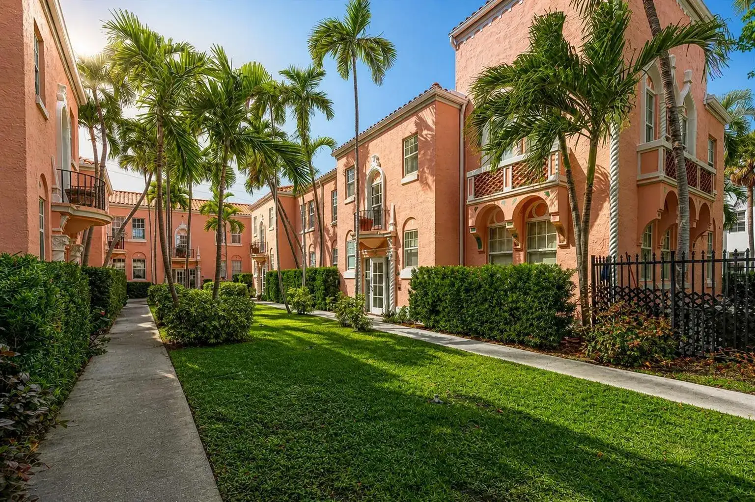 1 bedroom 1 bath Residential for sale at 758 Meridian Avenue # 8, Miami Beach FL 33139