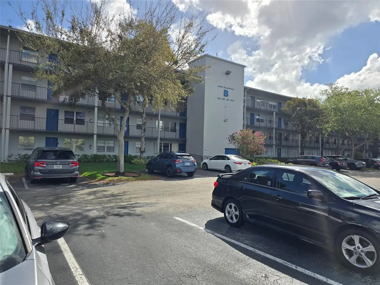 551 SW 135 Avenue # 216b, Pembroke Pines FL 33027