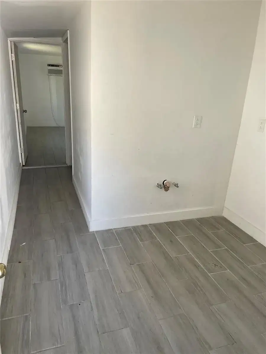 8508 SW 16th Court, Davie FL 33324 photo 5