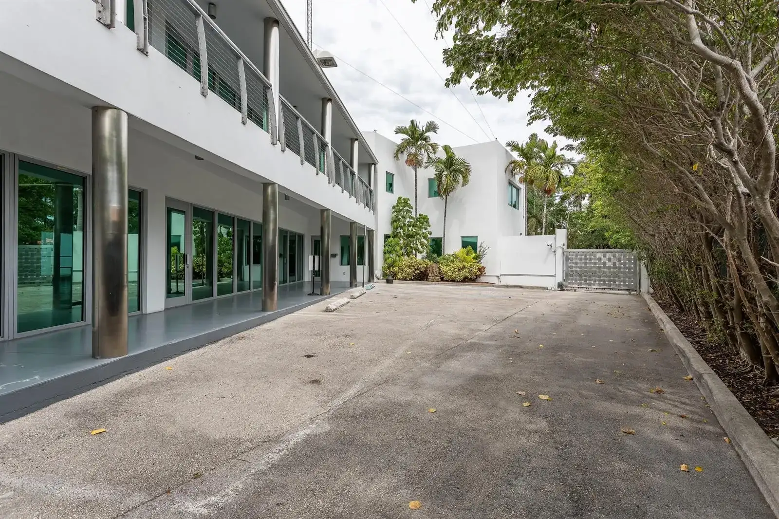5020 Biscayne Boulevard, Miami FL 33137 photo 3