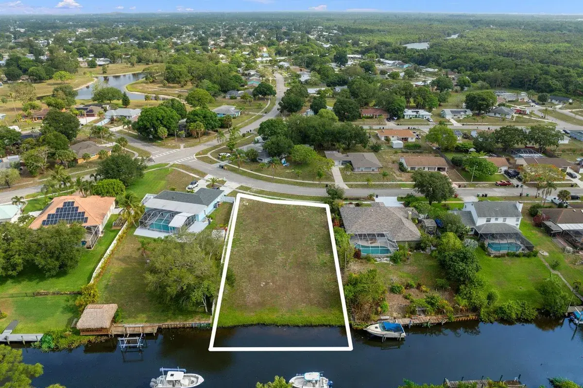 420 NE Cornwall Avenue, Port St. Lucie FL 34983