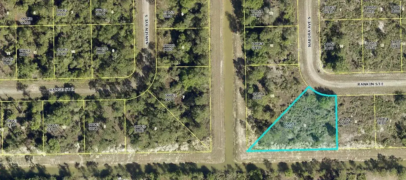 1130 Rankin Street E, Lehigh Acres FL 33974 photo 2