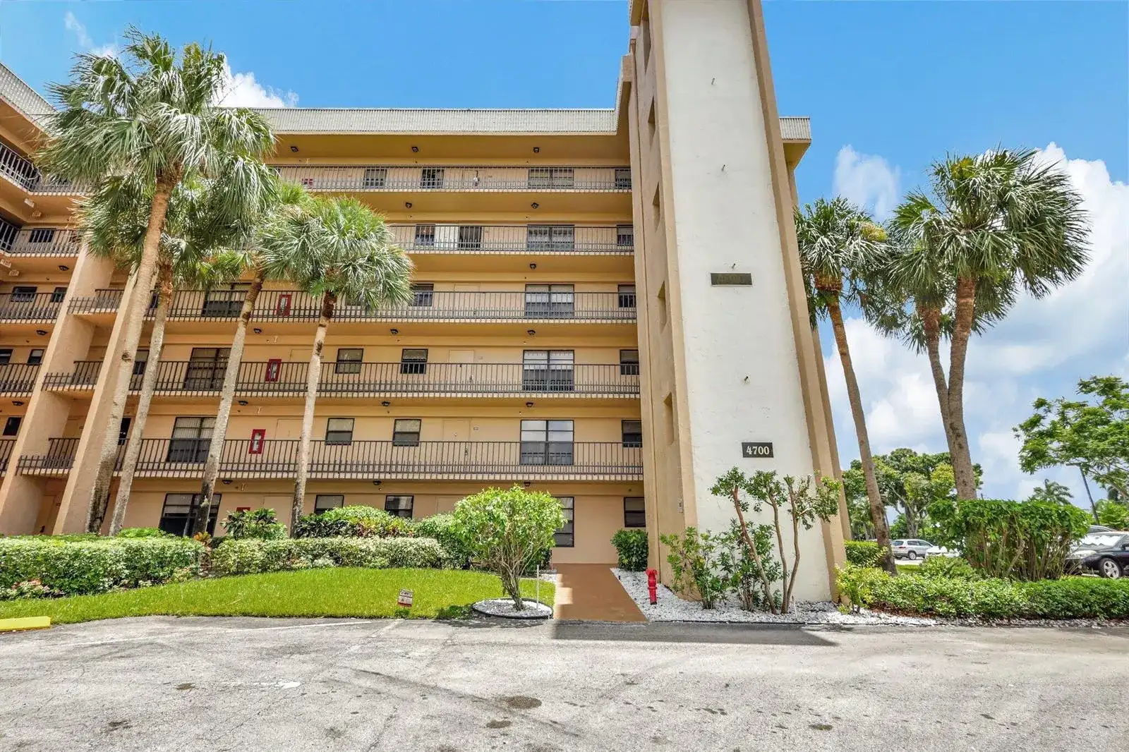 4700 W Lucerne Lakes Boulevard W # 507, Lake Worth FL 33467 photo 2