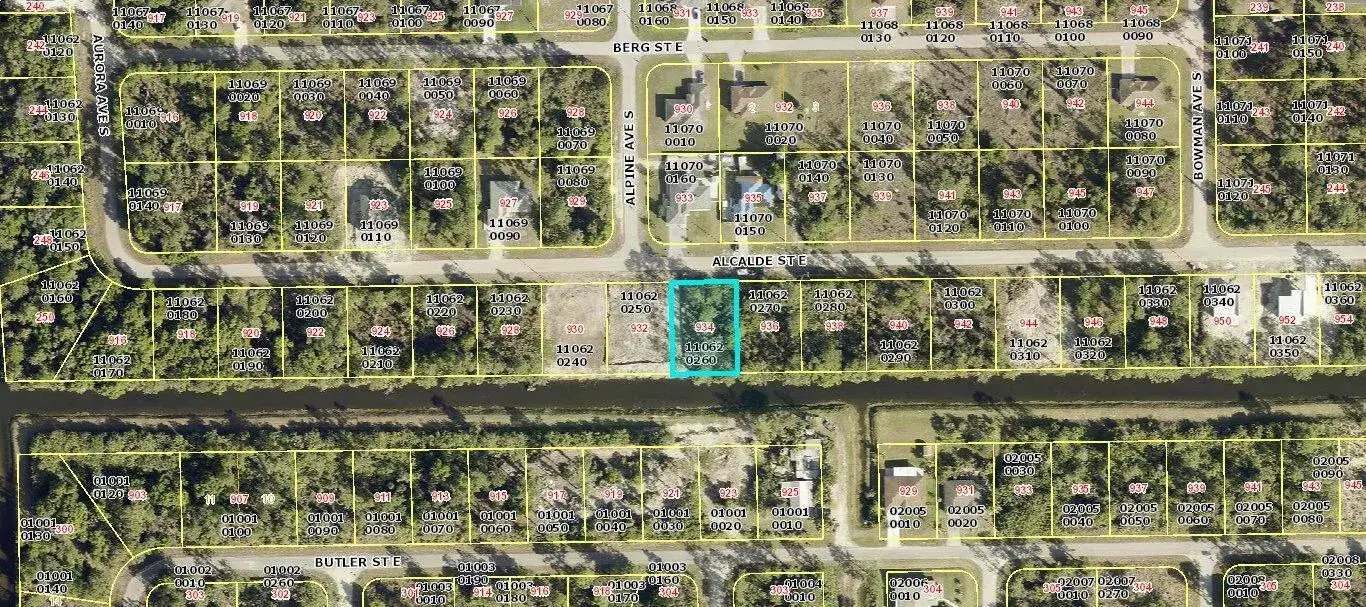 934 Alcalde Street E, Lehigh Acres FL 33974 photo 2