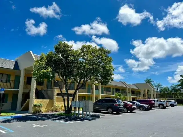 1830 W Meadows Circle # 1830, Boynton Beach FL 33436