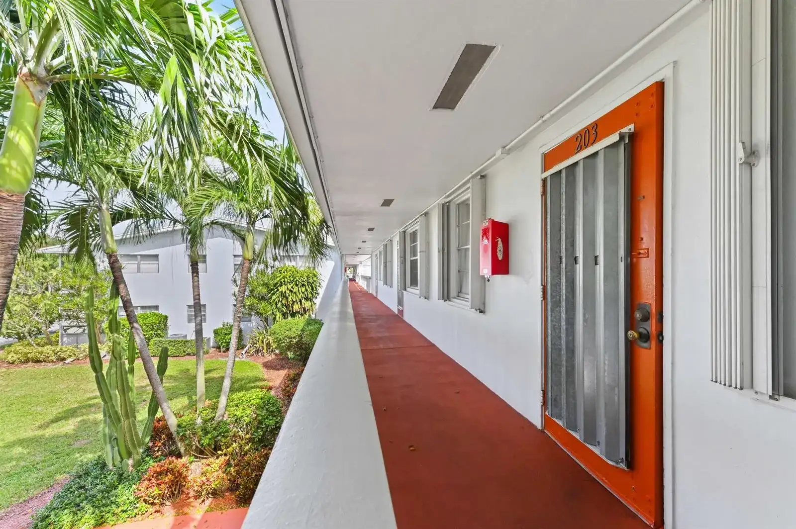 203 Ellesmere D, Deerfield Beach FL 33442 photo 3