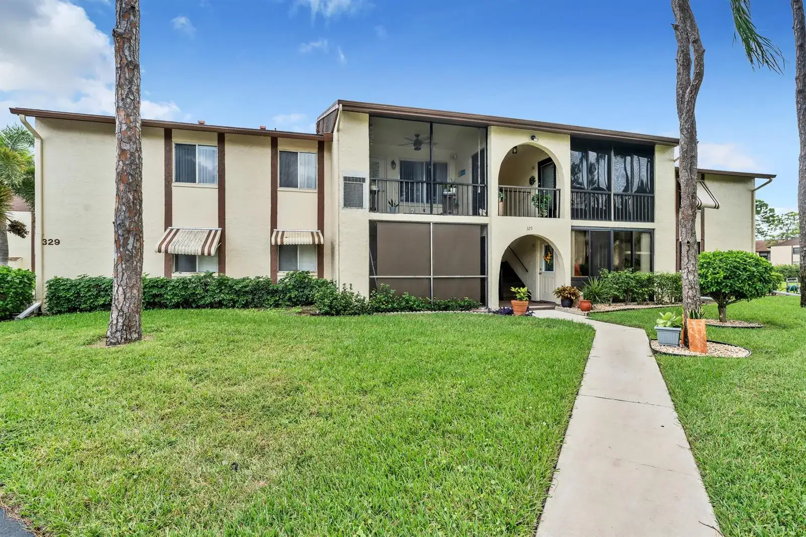 329 Knotty Pine Circle # 2, FL 33463 photo 2