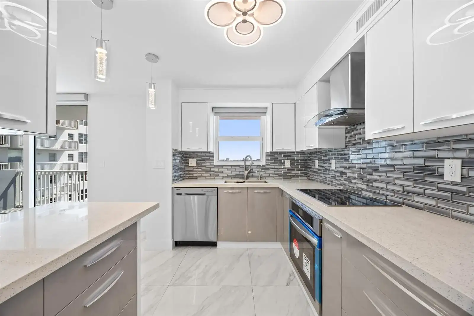 137 Golden Isles Drive # 914, Hallandale Beach FL 33009 photo 2