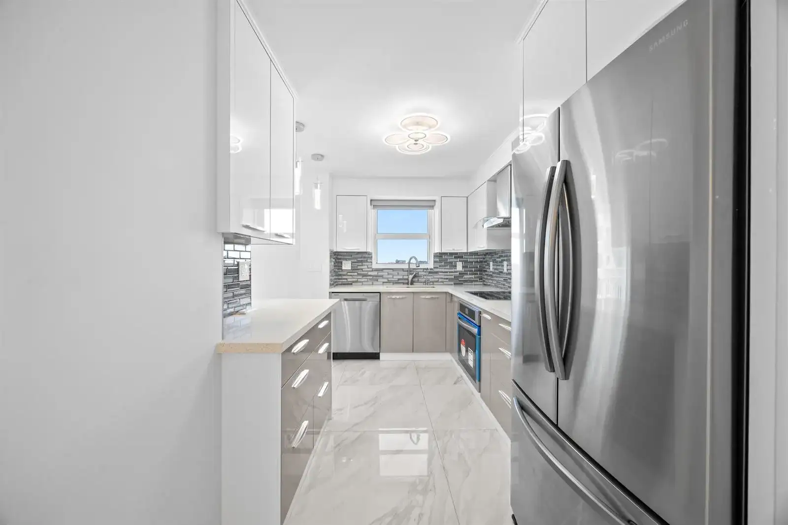 137 Golden Isles Drive # 914, Hallandale Beach FL 33009 photo 4