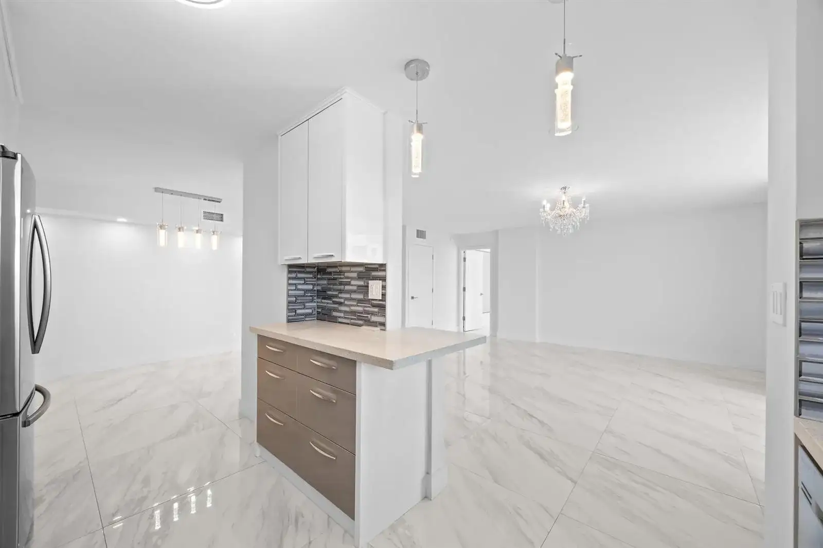 137 Golden Isles Drive # 914, Hallandale Beach FL 33009 photo 5