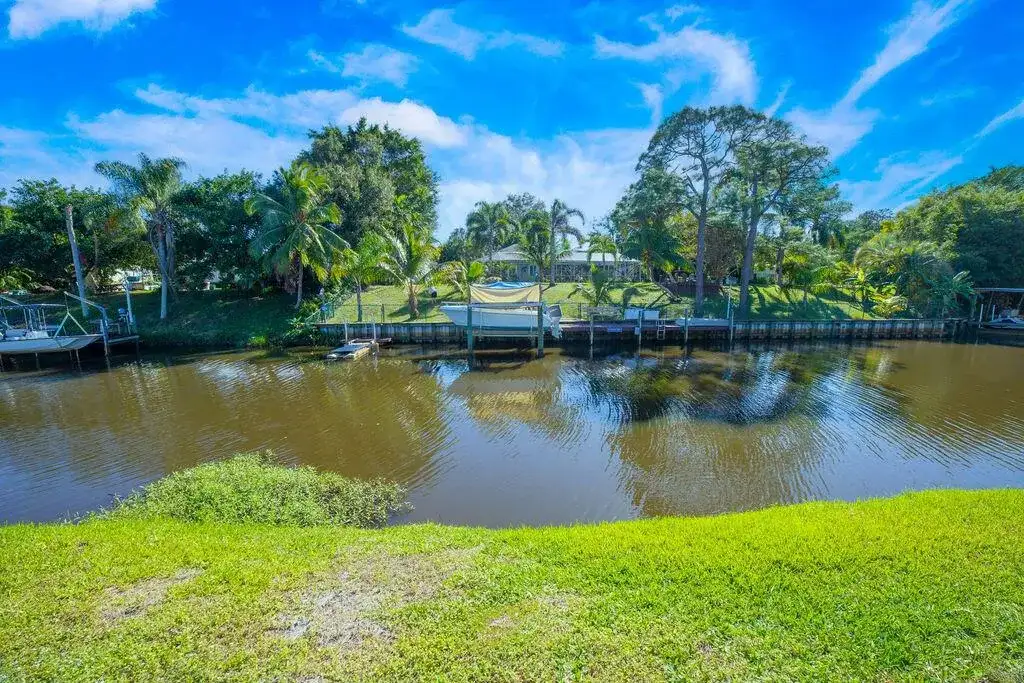178 NE Dominican Terrace, Port St. Lucie FL 34983 photo 5