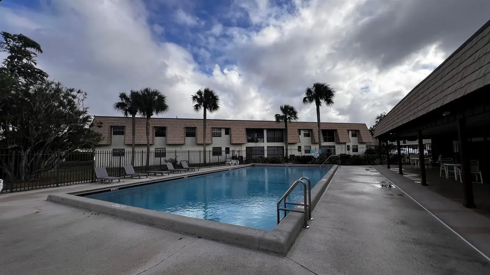 4709 Oak Terrace Drive, FL 33463
