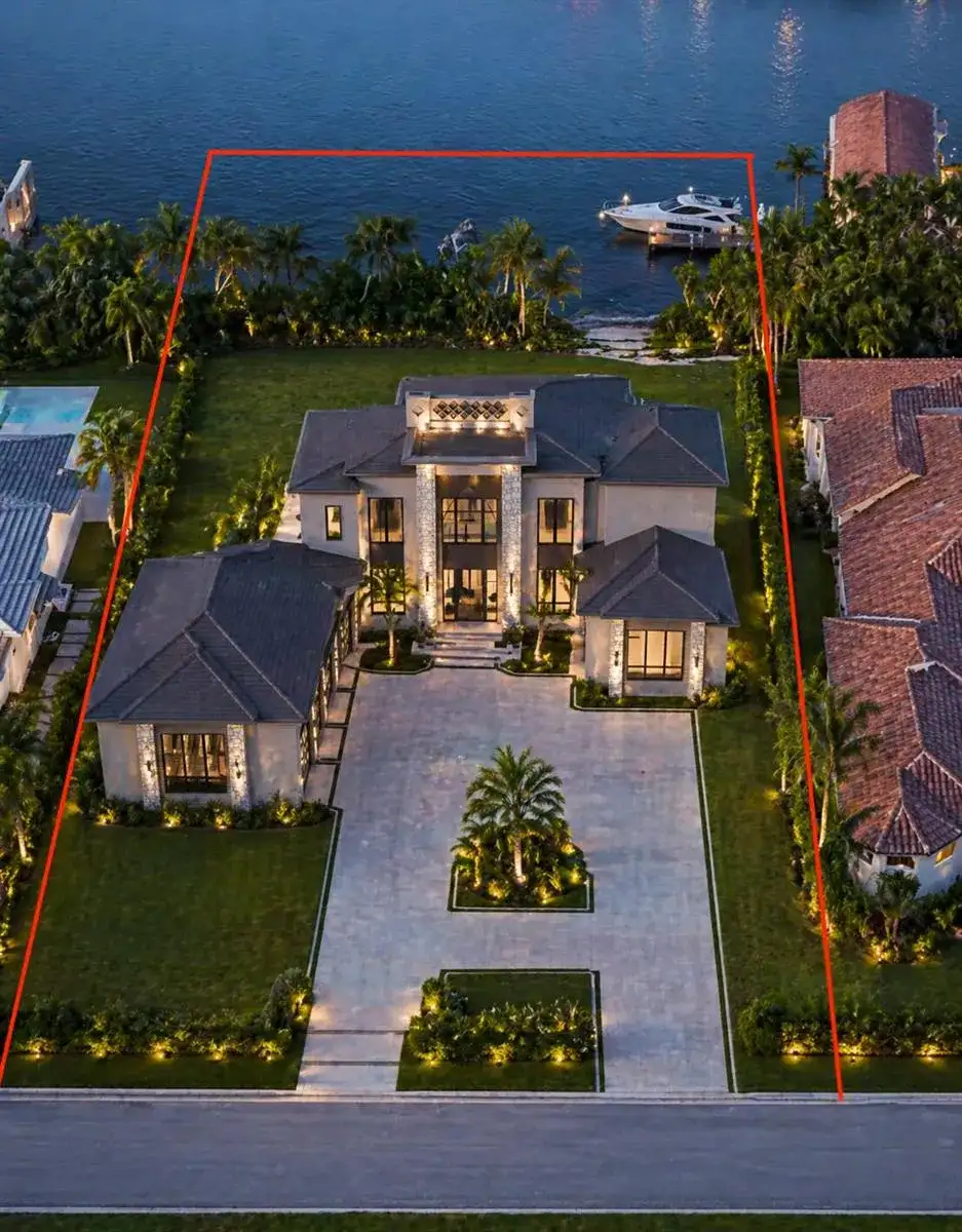 221 SE Fiore Bello, Port St. Lucie FL 34952 photo 2