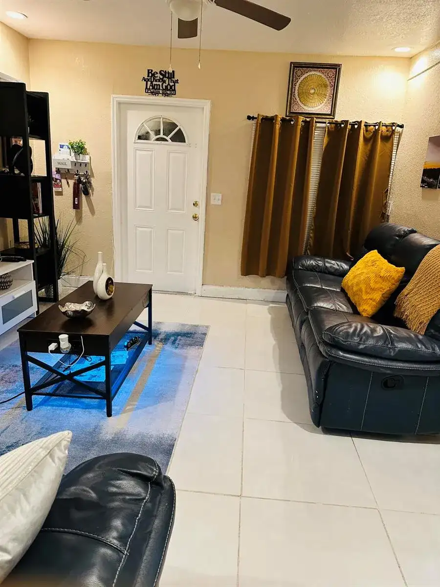 833 Briggs Street Street, West Palm Beach FL 33405 photo 2