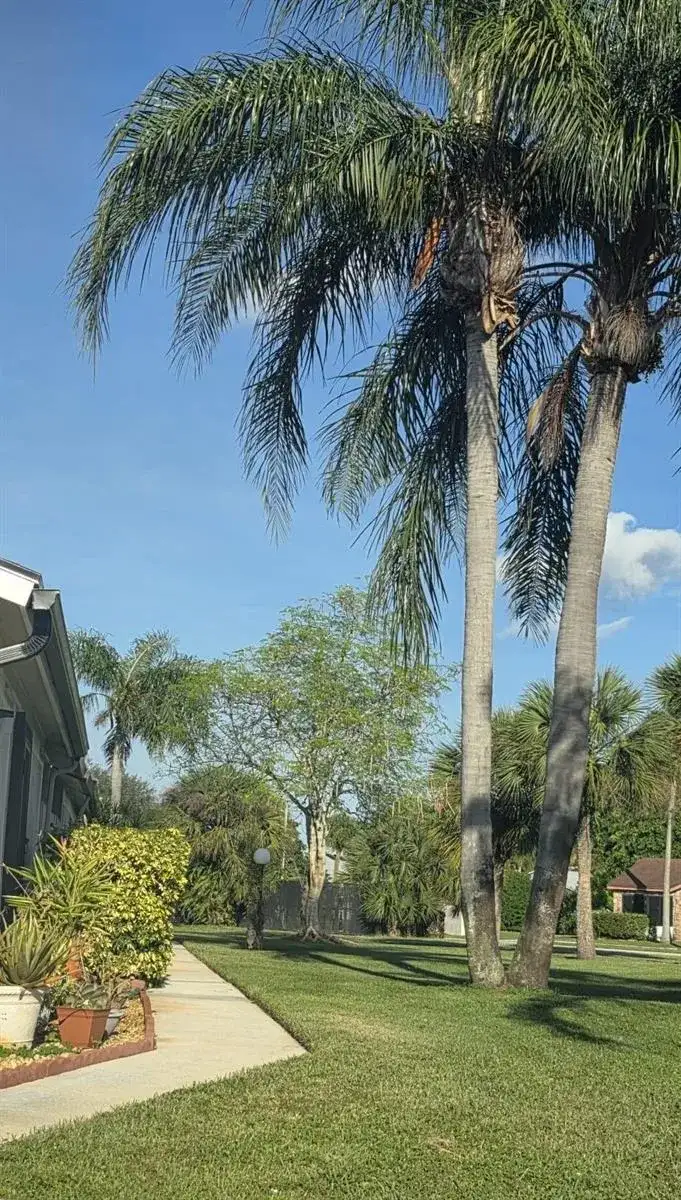 4327 Willow Brook Circle, West Palm Beach FL 33417 photo 2