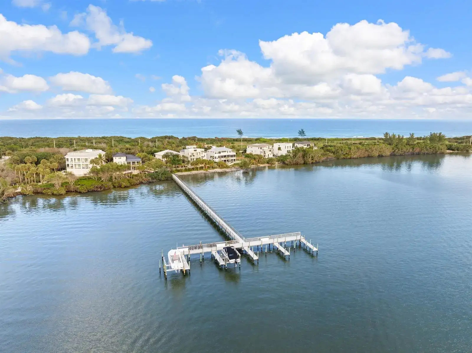 7671 Pelican Pointe Drive, Jensen Beach FL 34957 photo 3