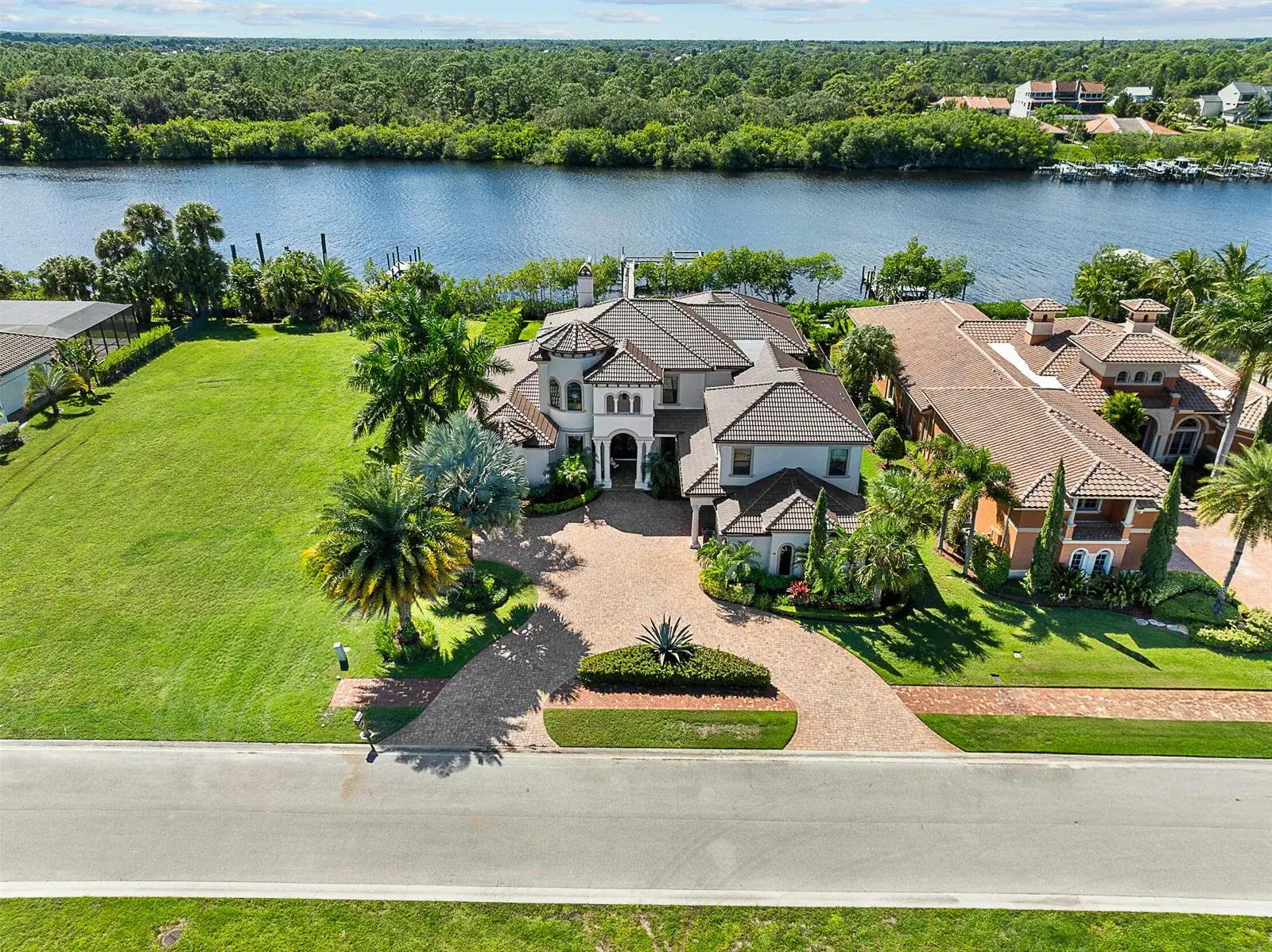 201 SE Fiore Bello, Port St. Lucie FL 34952