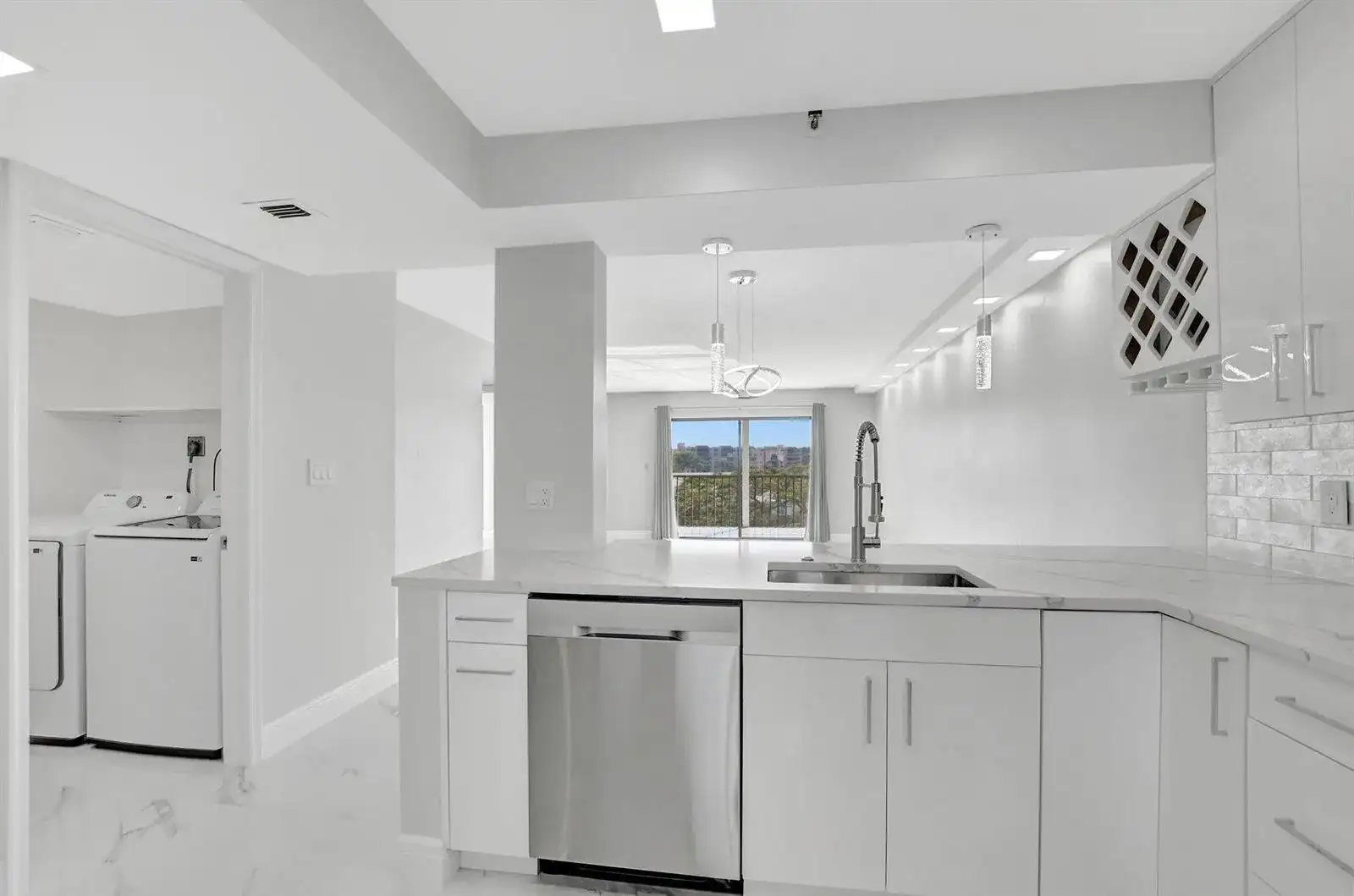 7076 Huntington Lane # 407, Delray Beach FL 33446 photo 2