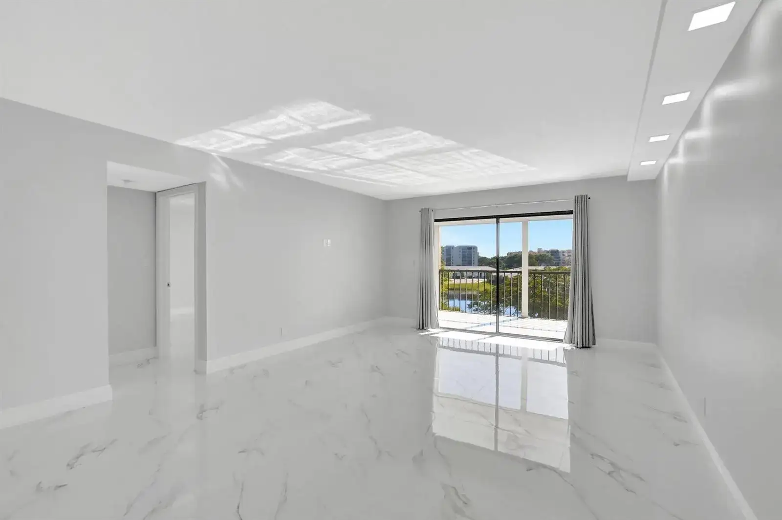 7076 Huntington Lane # 407, Delray Beach FL 33446 photo 4