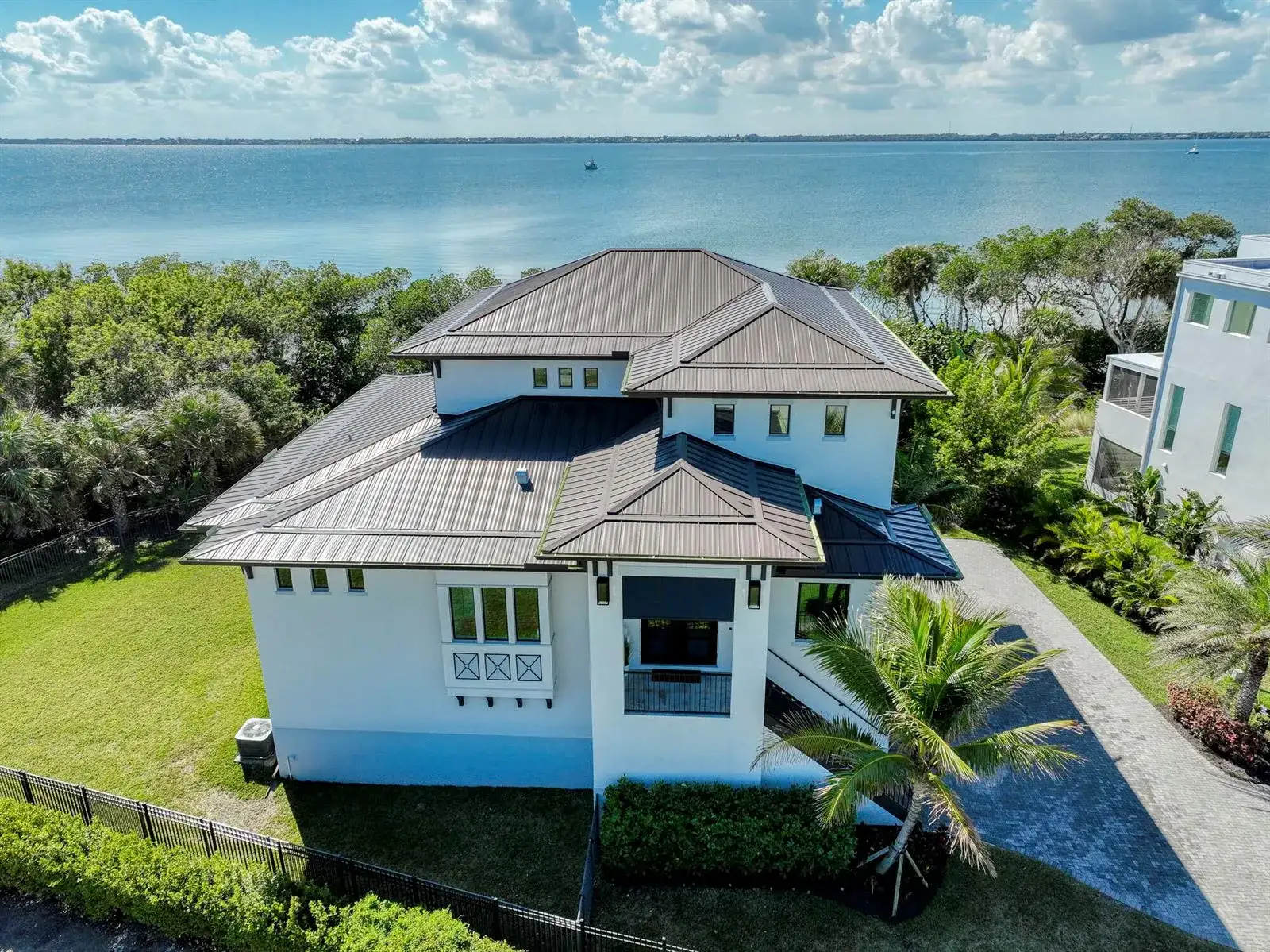 7683 Pelican Pointe Drive, Jensen Beach FL 34957 photo 4