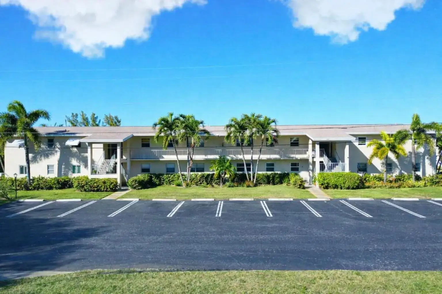301 Circle Drive S # 103, Boynton Beach FL 33435 photo 2