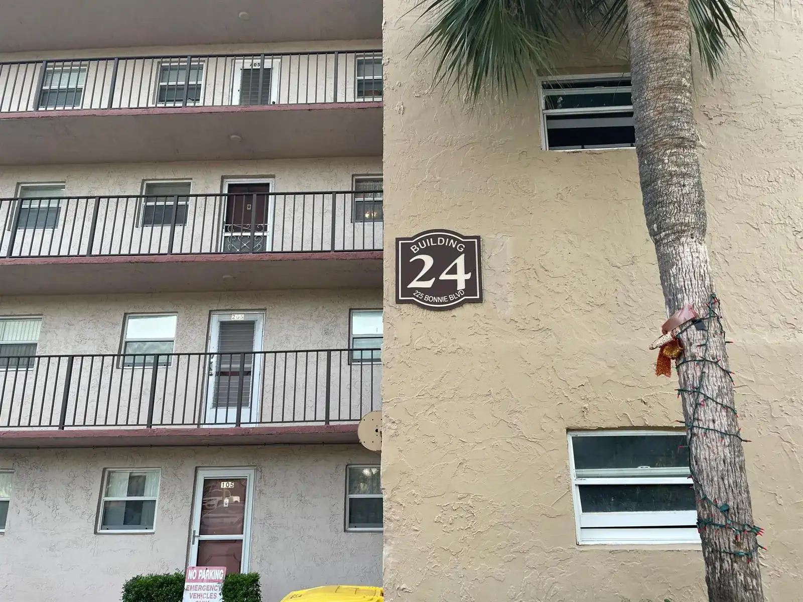 225 Bonnie Boulevard # 211, Palm Springs FL 33461 photo 3