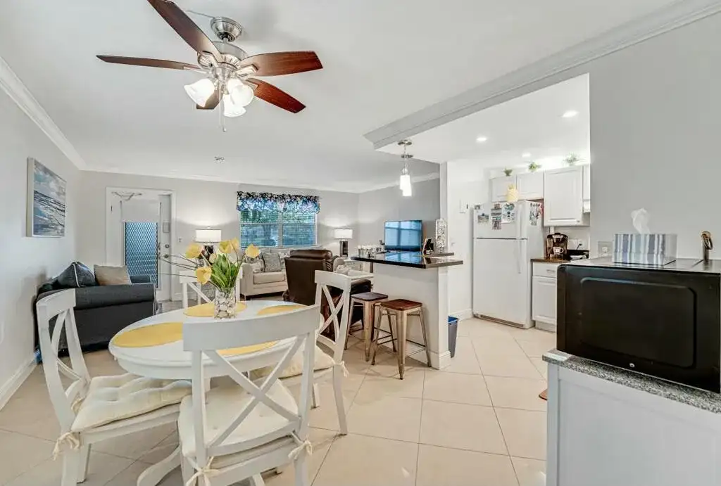 350 Tuscany G, Delray Beach FL 33446 photo 4