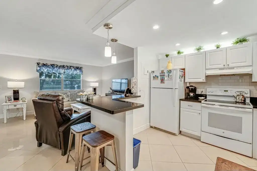 350 Tuscany G, Delray Beach FL 33446 photo 5