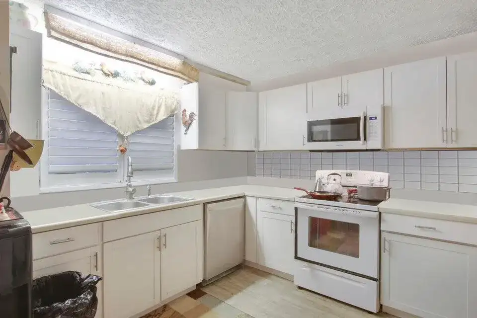 11099 Ridge Avenue, Fort Pierce FL 34982 photo 4