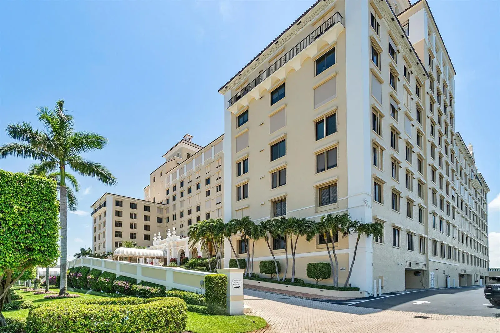 150 Bradley Place # 101, Palm Beach FL 33480