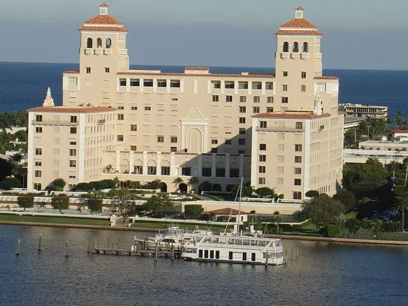 150 Bradley Place # 101, Palm Beach FL 33480